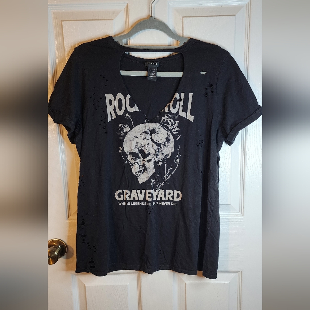 Torrid Black Rock Skull Graveyard Tee